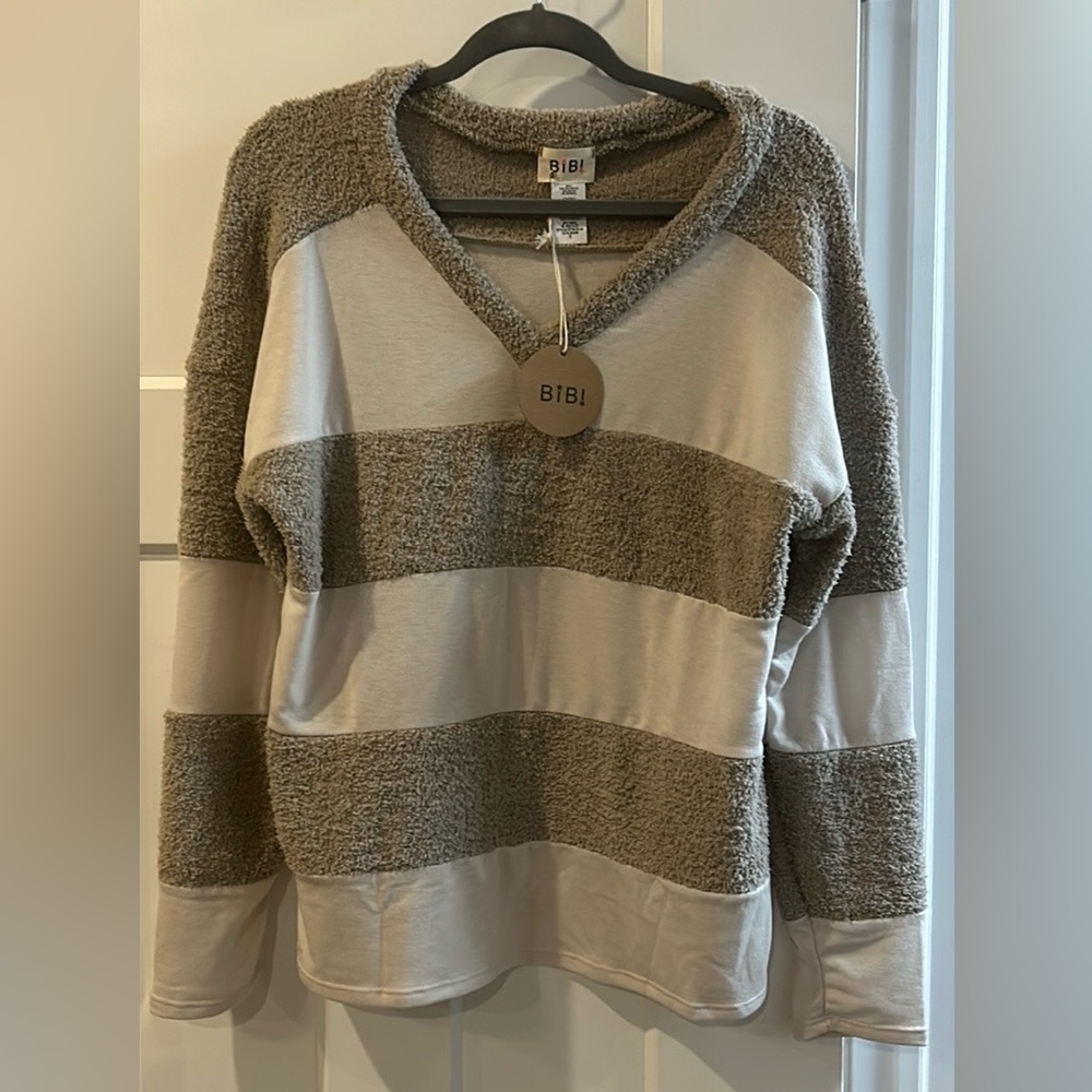 Bibi Mixed Media Taupe/Beige Vneck top